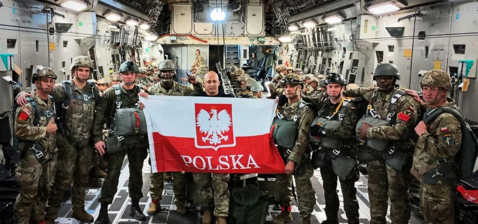Wsp&oacute;lne szkolenie polskich i amerykańskich spadochroniarzy w Fort Bragg. Foto. 25BKPow
