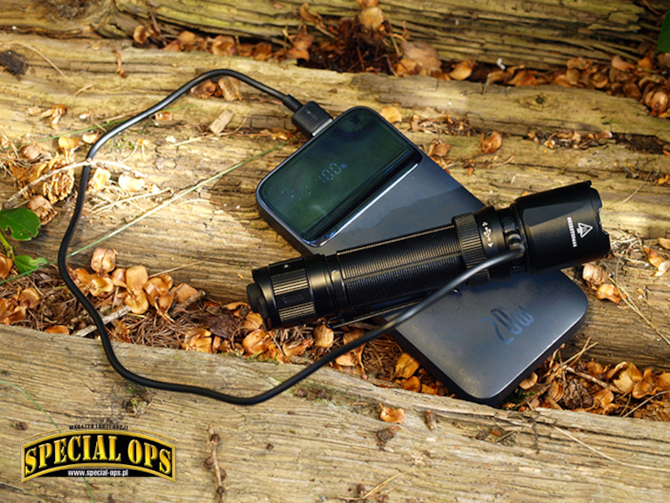 Testowana latarka Fenix TK20R V2.0