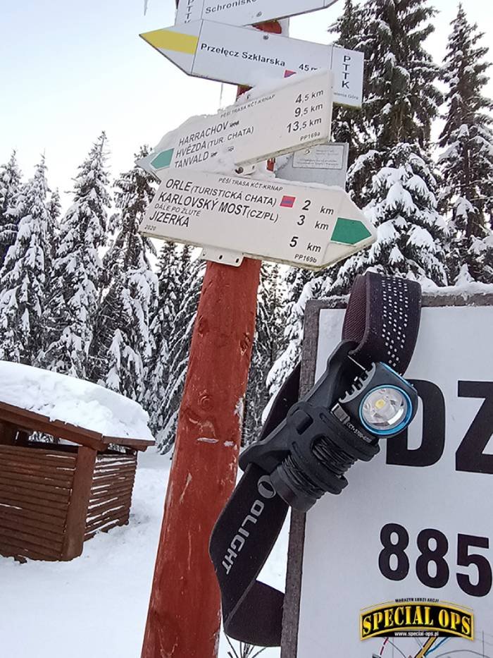 latarka przetestowana na górskim szlaku