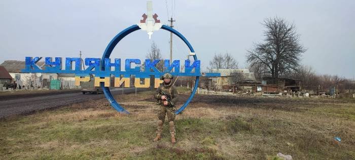 Polski ochotnik w ukraińskiej miejscowości