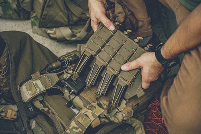 Plate carrier Direct Action z wyposażeniem