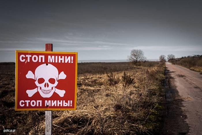 Znak ostrzegający przed minami