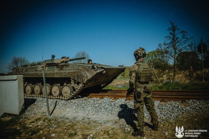 Żołnierz 14 Zachodniopomorskiej Brygady Obrony Terytorialnej na ćwiczeniach Anakonda-23. Foto. DWOT