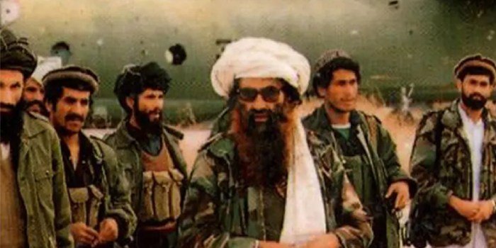 Jalaluddin Haqqani tw&oacute;rca terrorystycznej sieci Haqqani. Foto. FBI.GOV