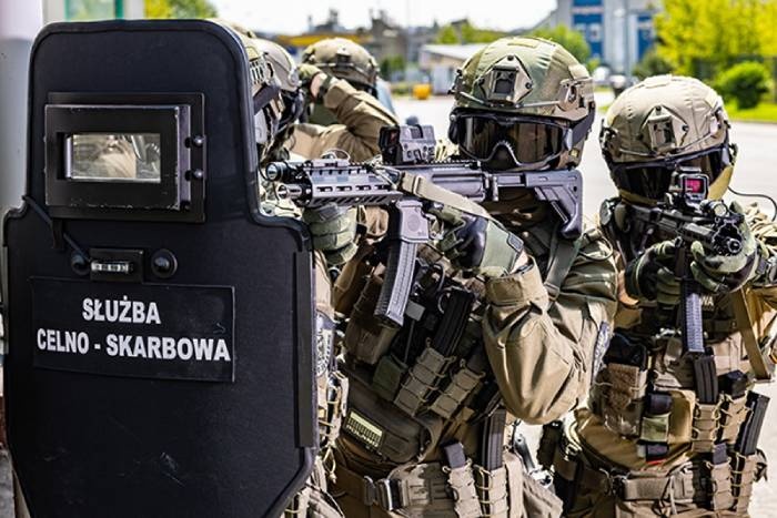 sluzba celno skarbowa