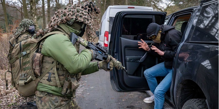 Żołnierze 142 batalionu lekkiej piechoty w czasie szkolenia. Foto. Łukasz Zacharczuk / JWF