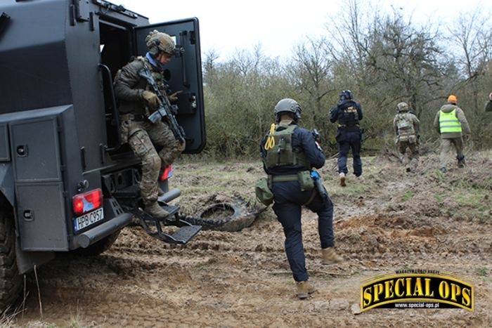 forces cooperation 08