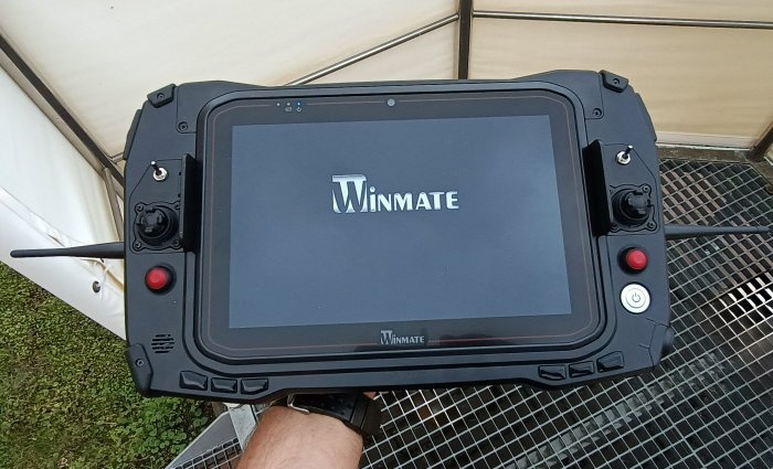 kontroler dronow