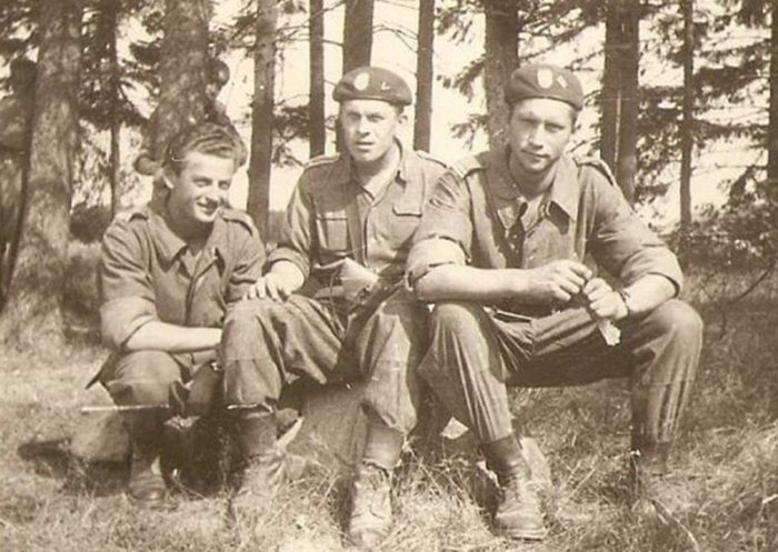 Podoficerowie kompanii rozpoznawczej 6PDPD. 1 batalion szturmowy dziwnow 03