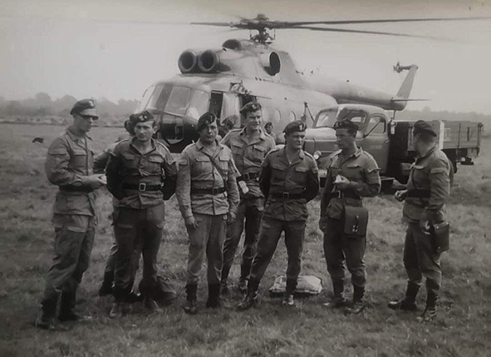 Kadra 1. batalionu szturmowego podczas zgrupowania przed interwencją w Czechosłowacji w ramach operacji „Dunaj”. Świdnica, rok 1968. 1 batalion szturmowy dziwnow