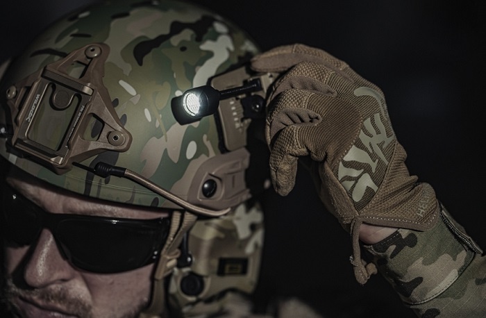 latarki nahełmowe streamlight