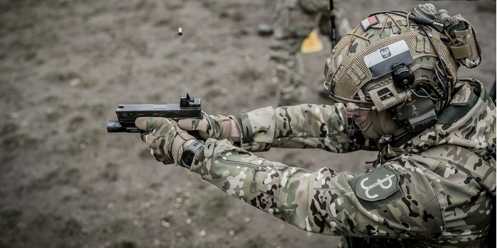 Operator Jednostki Wojskowej Komandos&oacute;w. Foto. Daniel Dmitriew / Cisi i Skuteczni