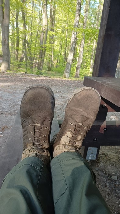 Test modelu Bates Tactical Sport 2 w lesie
