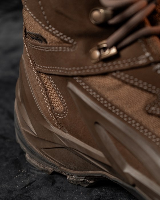 prabos striker summer zbliżenie na bok buta