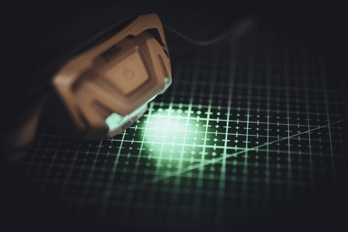 Latarka czołowa Petzl Aria 2R RGB - światło zielone