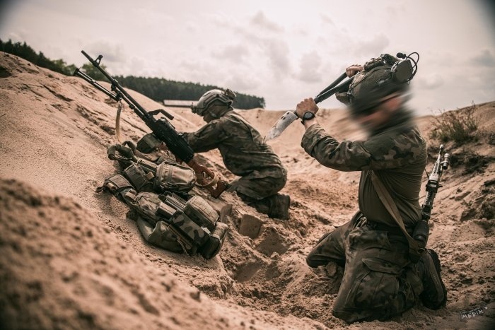 Realistyczny zestaw przetrwania dla żołnierza piechoty. Fot. Light Fighter Solutions